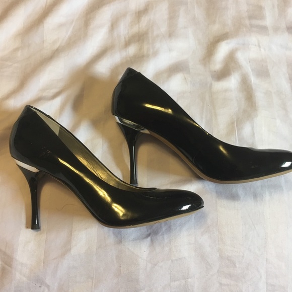 Sam Edelman Black Patent Heels - Picture 2 of 6